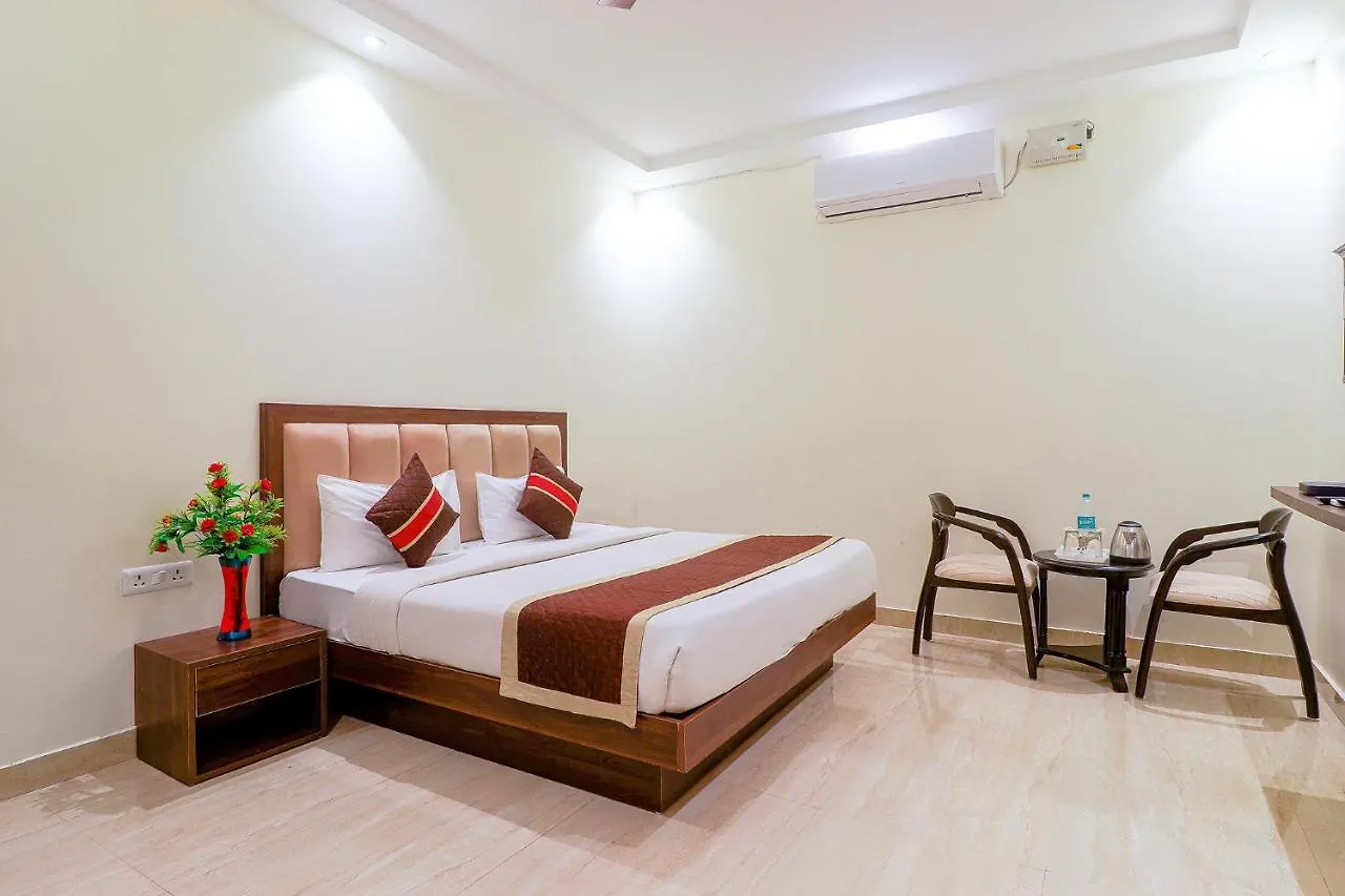 Fabhotel The Premium Suits Delhi
